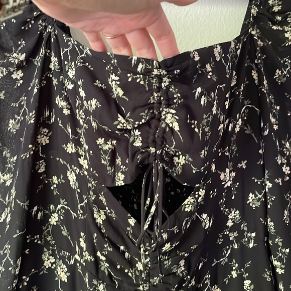 REFORMATION Wrenn Cutout Ruched
Floral-Print Georgette Midi Dress - Picture 11 of 15